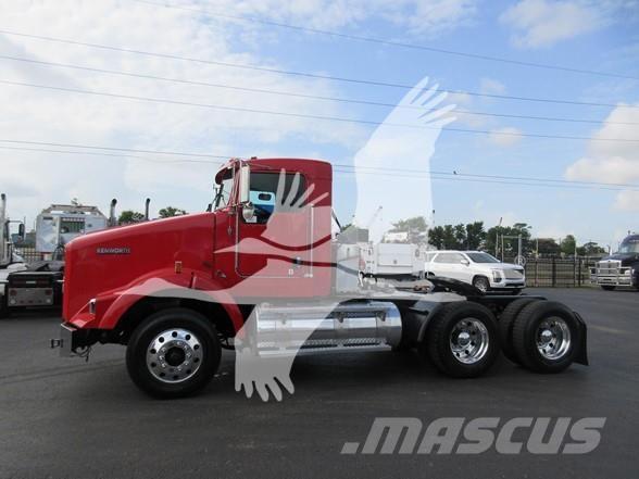 Kenworth T800 牵引车