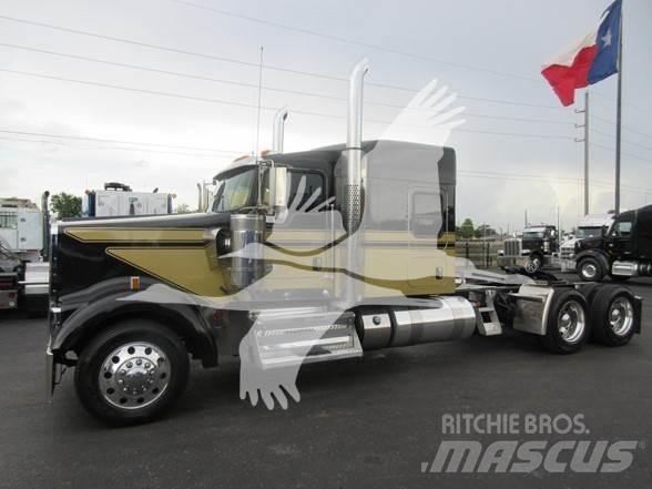 Kenworth W900L 牵引车