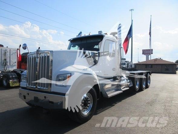 Kenworth W990 牵引车