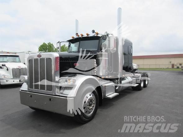 Peterbilt 388 牵引车