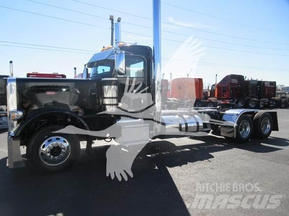 Peterbilt 389 牵引车