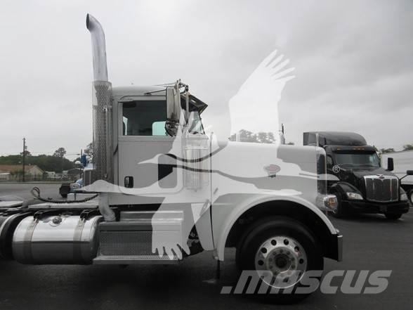 Peterbilt 389 牵引车