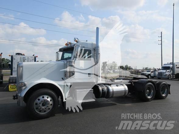 Peterbilt 389 牵引车