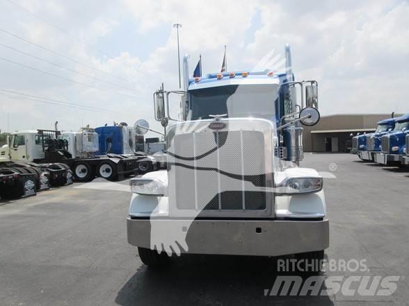 Peterbilt 389 牵引车