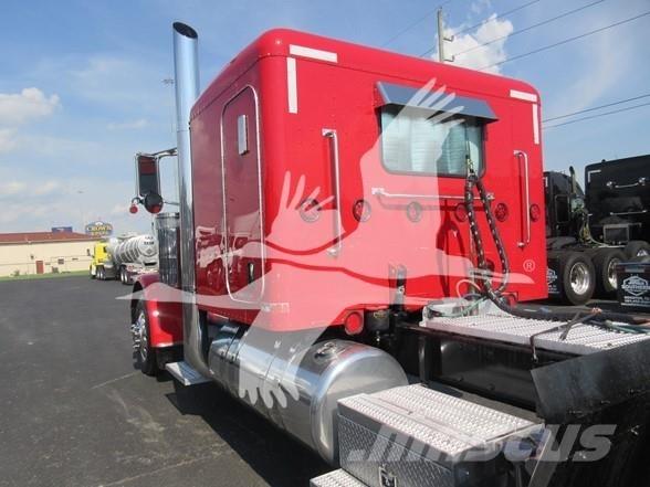 Peterbilt 389 牵引车