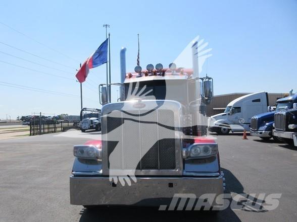 Peterbilt 389 牵引车
