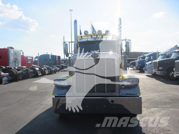 Peterbilt 389 牵引车