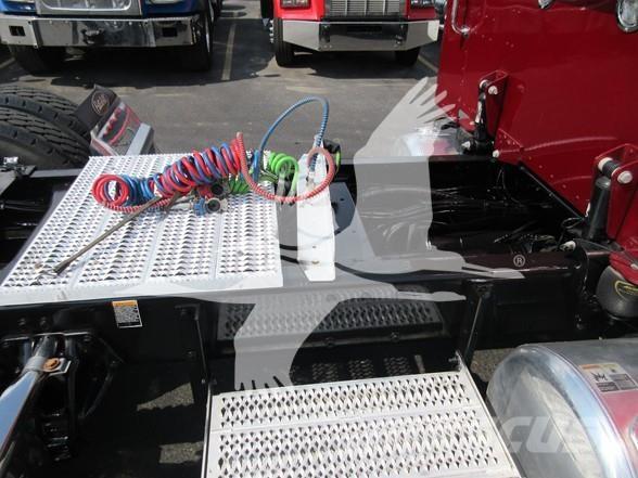 Peterbilt 389 牵引车