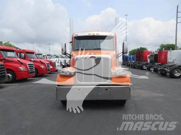 Peterbilt 567 牵引车