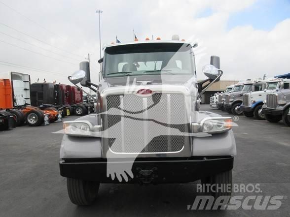 Peterbilt 567 牵引车