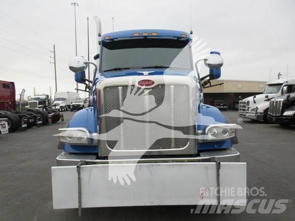 Peterbilt 567 牵引车