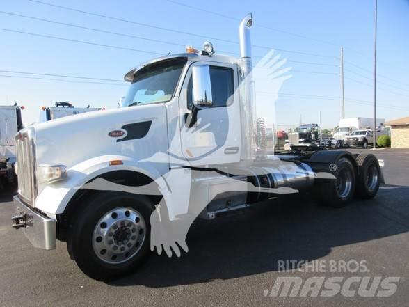 Peterbilt 567 牵引车