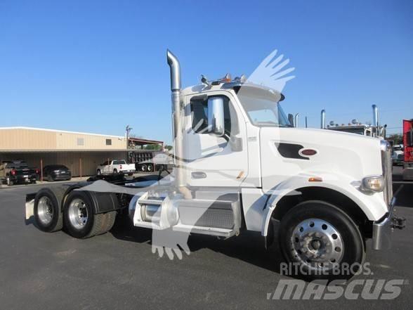 Peterbilt 567 牵引车