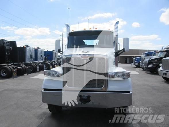 Peterbilt 567 牵引车
