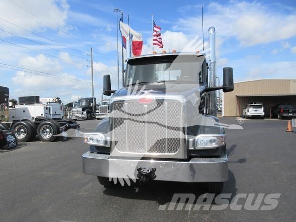 Peterbilt 567 牵引车