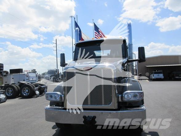 Peterbilt 567 牵引车