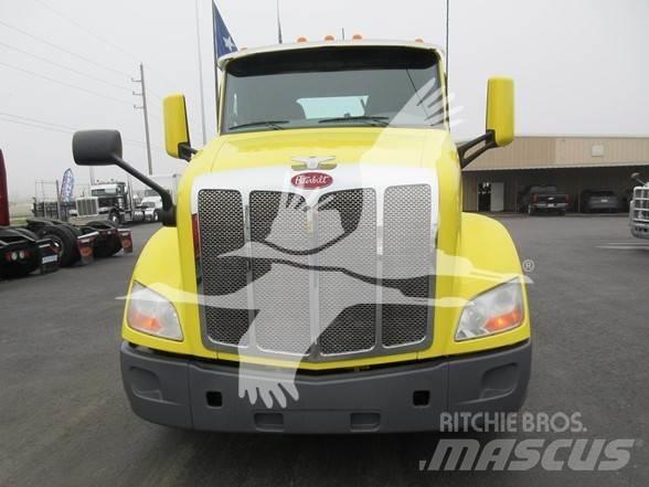 Peterbilt 579 牵引车
