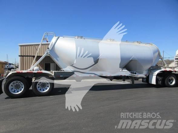 Polar  油罐半挂车