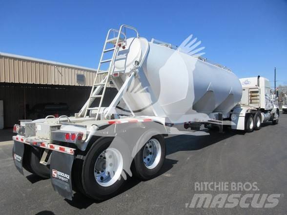 Polar  油罐半挂车