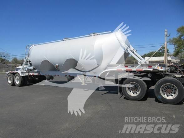 Polar  油罐半挂车