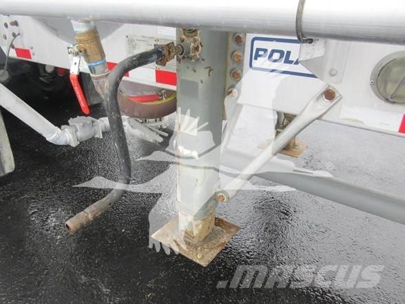 Polar  油罐半挂车