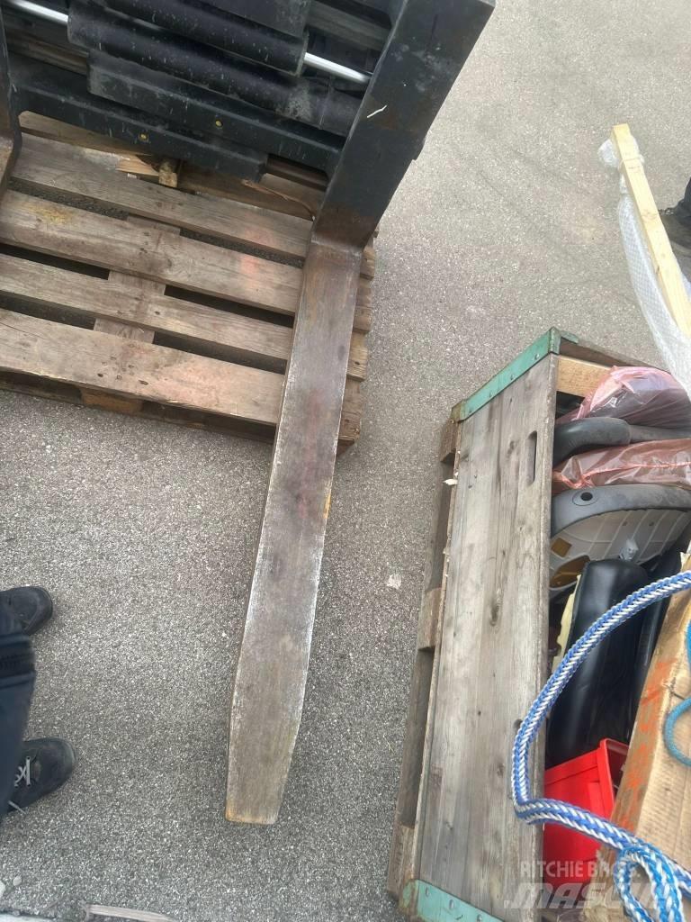 unbekannt Drehgerät 其他叉车