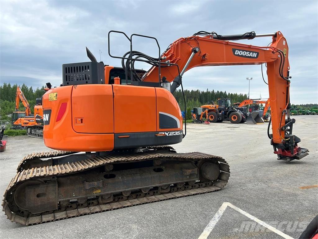 Doosan dx235lcr-5 履带挖掘机