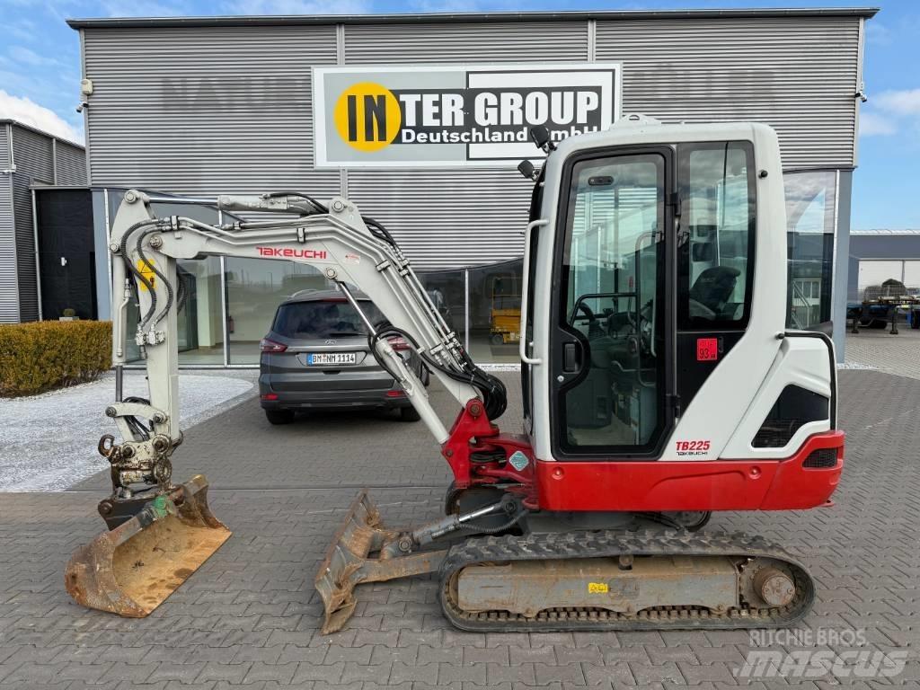 Takeuchi TB 225 V3 小型挖掘机