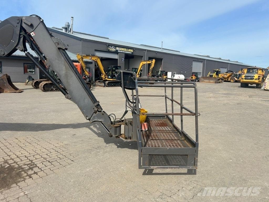 Manitou 280 TJ 曲臂高空工作平台