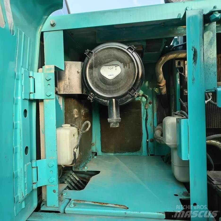 Kobelco SK200-8 履带挖掘机
