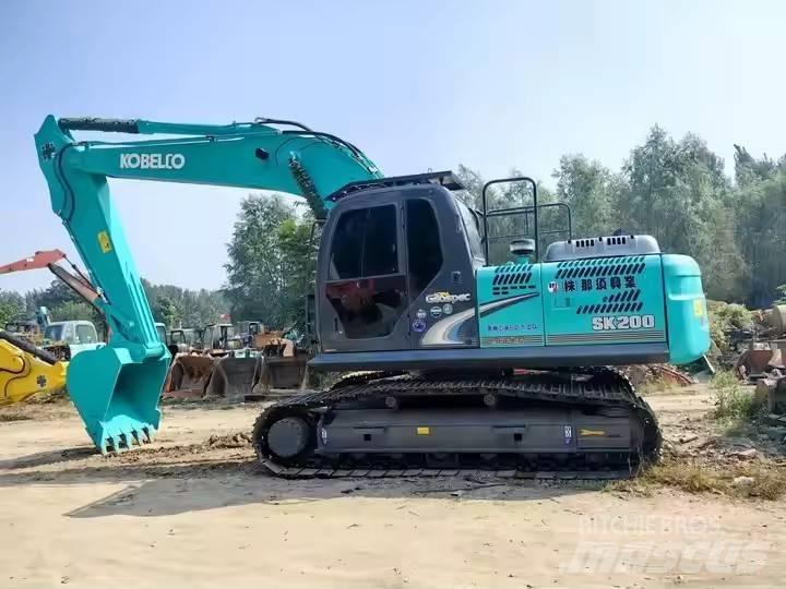 Kobelco SK200-8 履带挖掘机