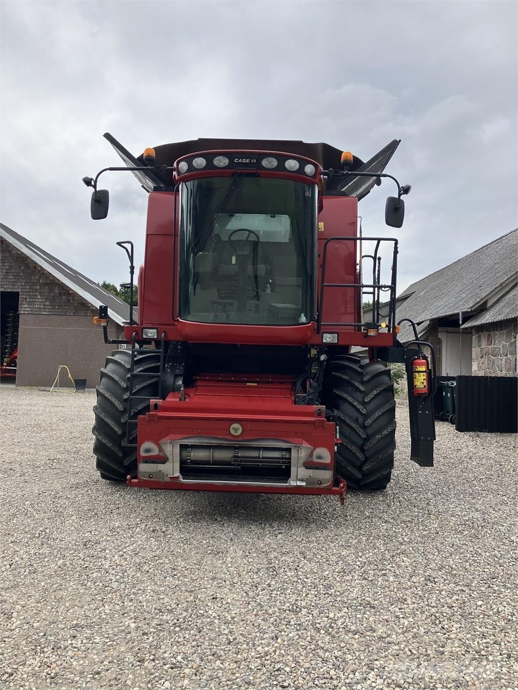 CASE Axial Flow 7130 联合收割机