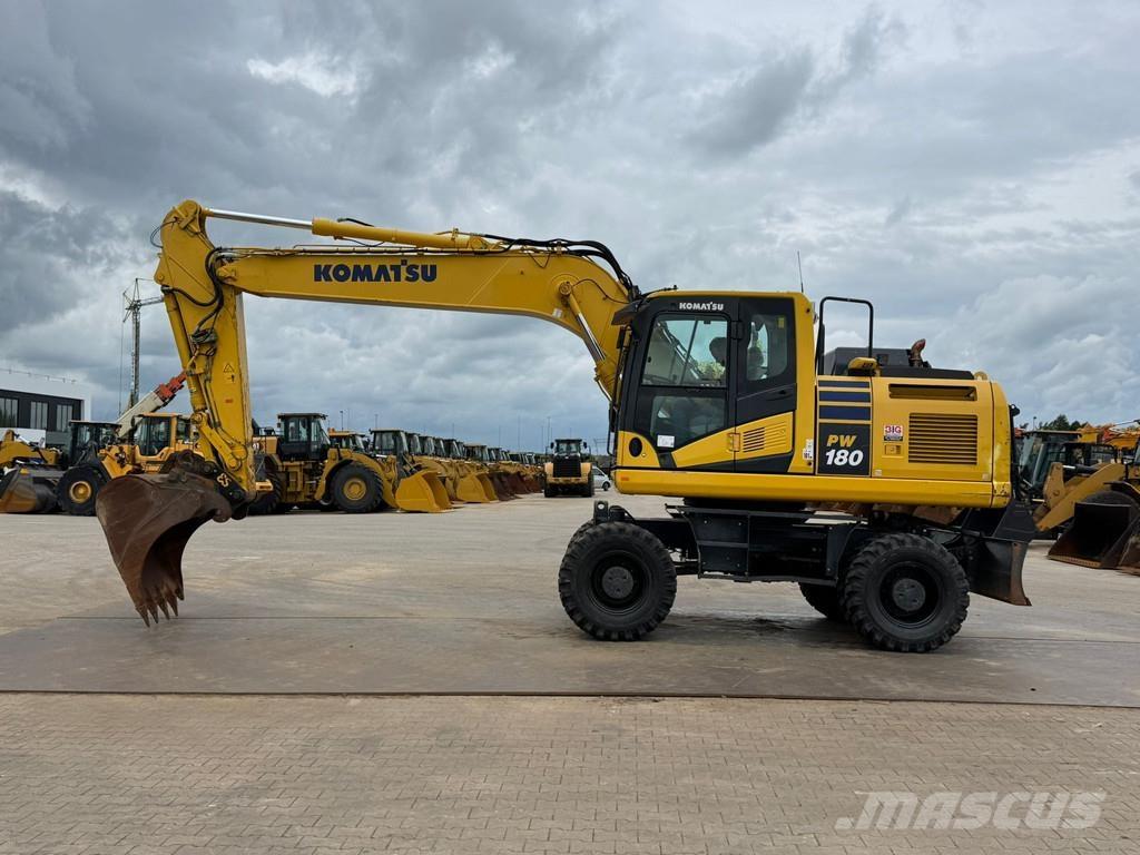 Komatsu PW180-11 轮式挖掘机