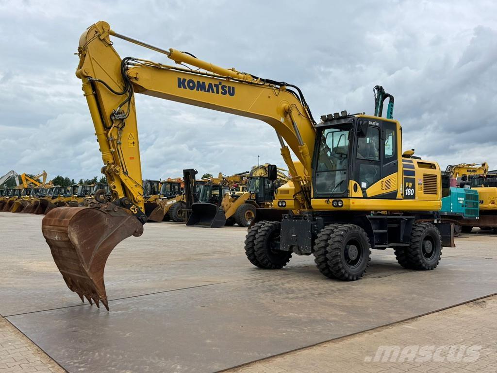 Komatsu PW180-11 轮式挖掘机