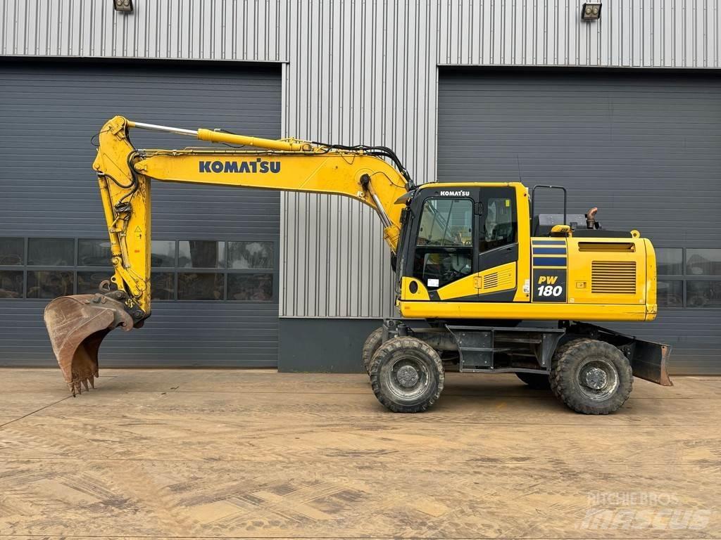 Komatsu PW180-11 轮式挖掘机