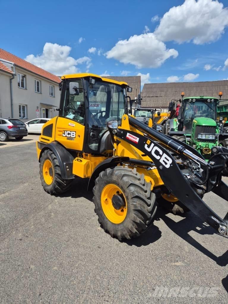 JCB 409 Agri 电动叉车