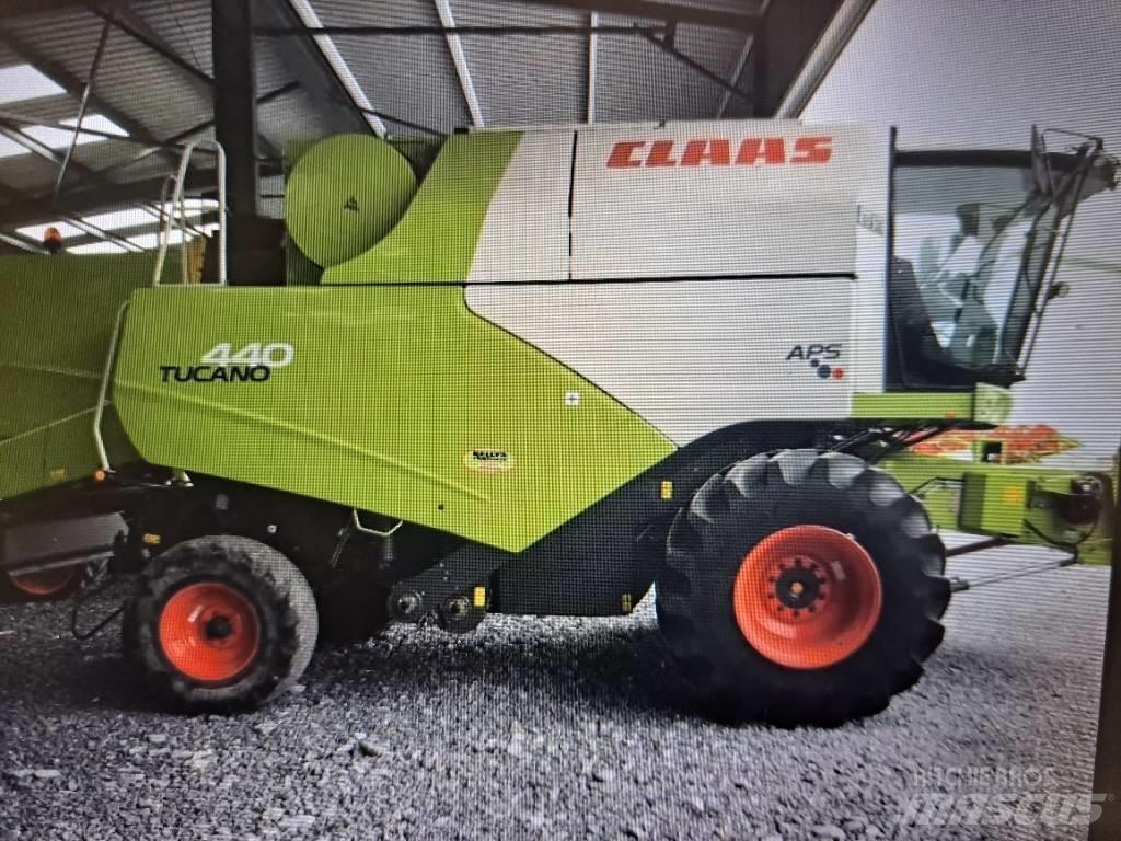 CLAAS Tucano 440 联合收割机