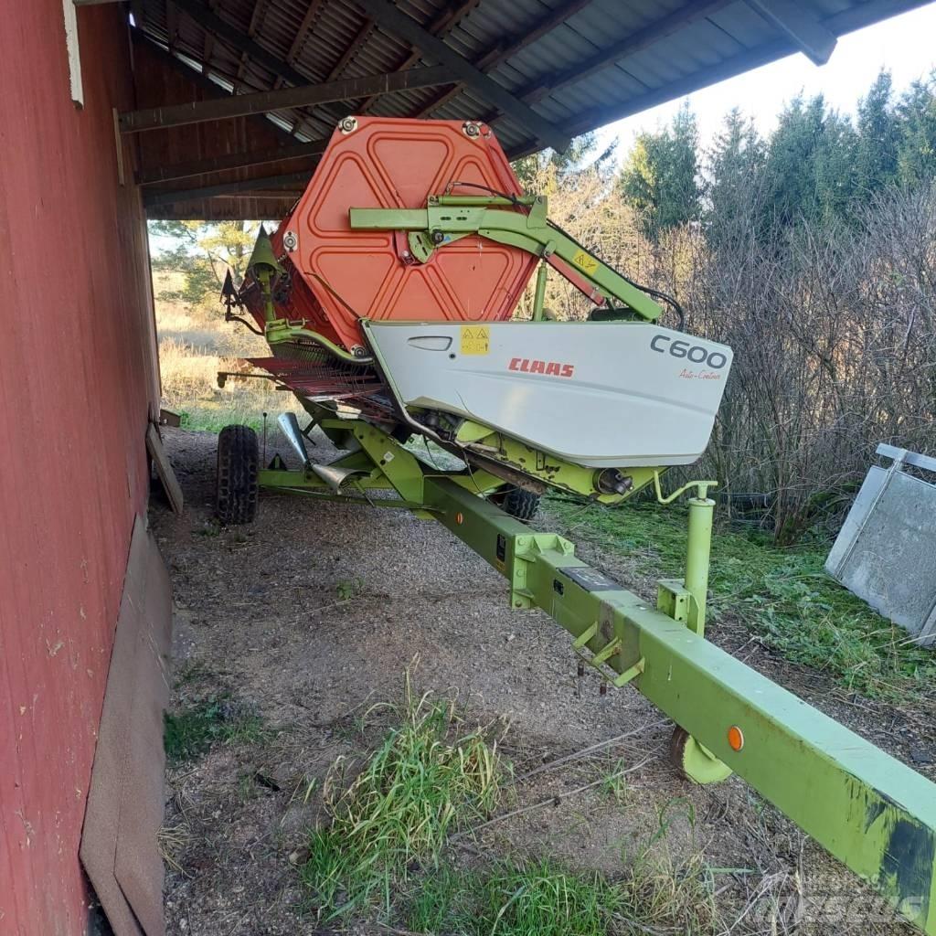 CLAAS Tucano 440 联合收割机
