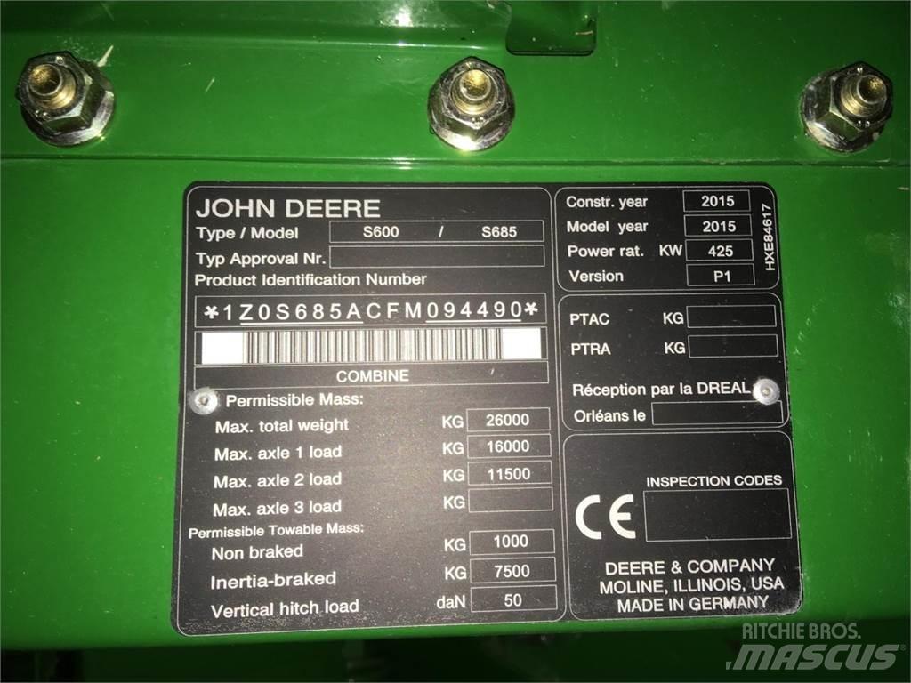 John Deere S685 联合收割机