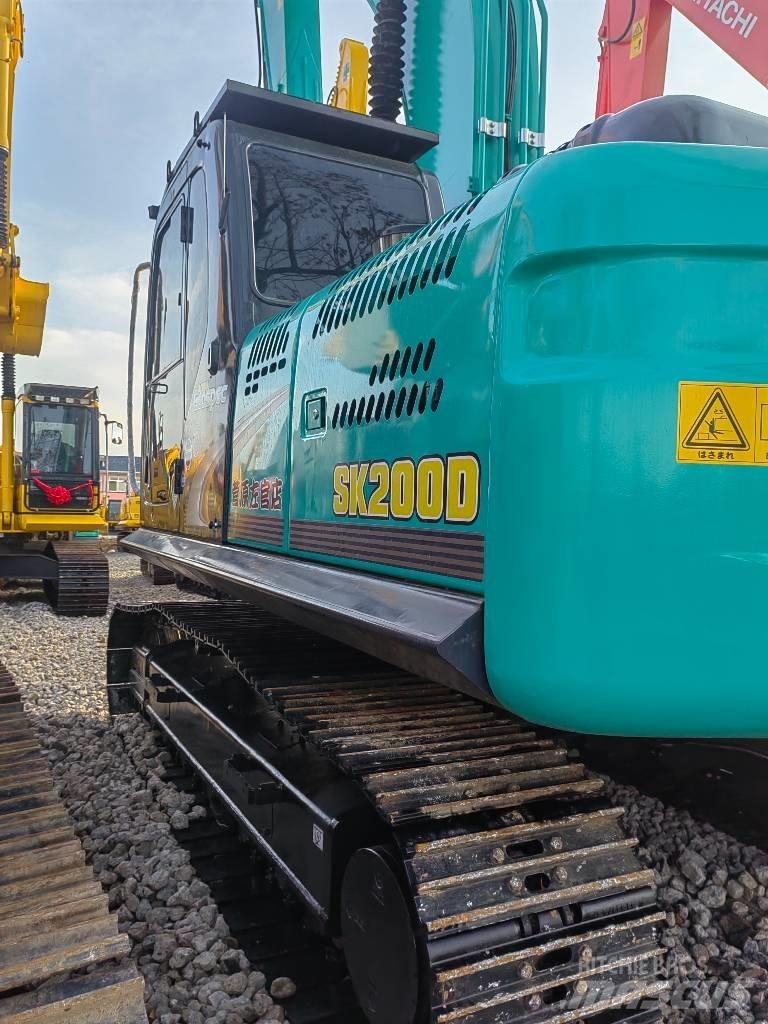 Kobelco SK 200D 中型挖掘机