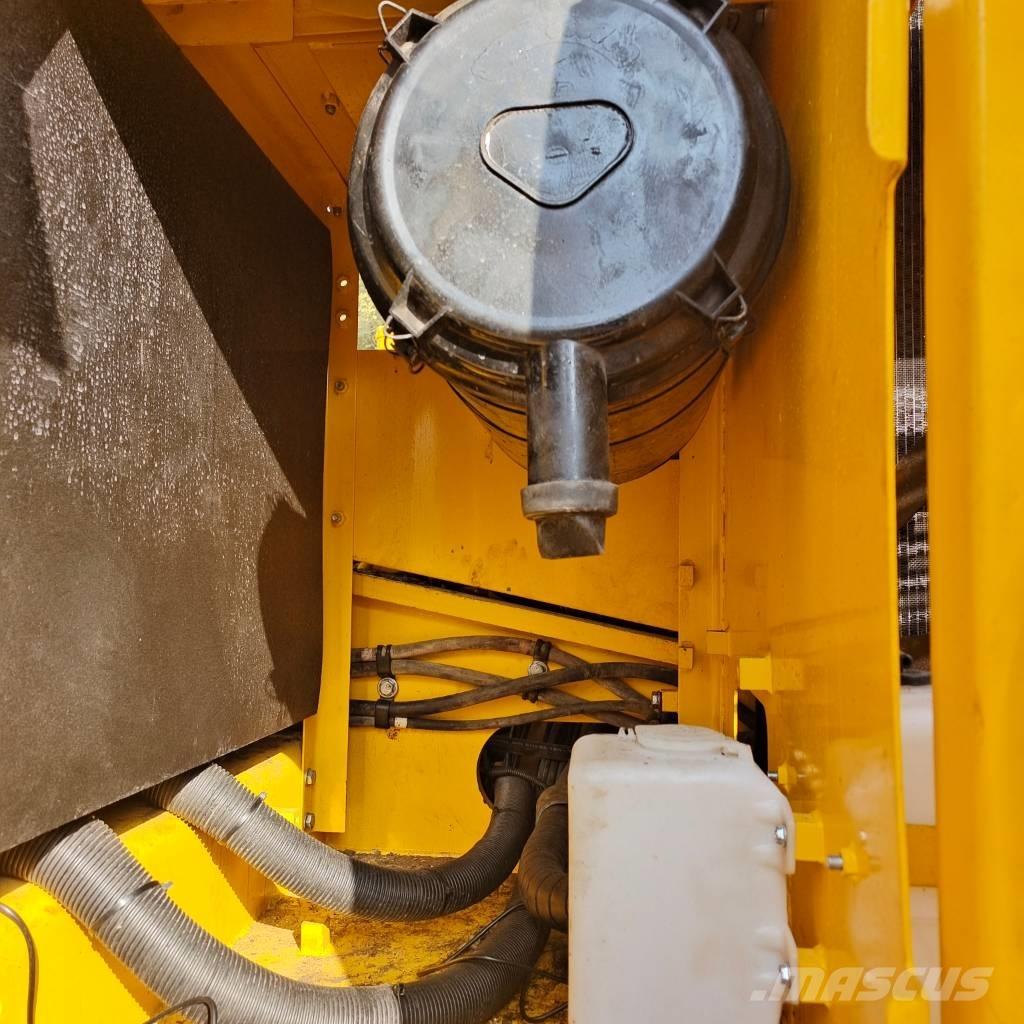 Komatsu PC 200-8 履带挖掘机