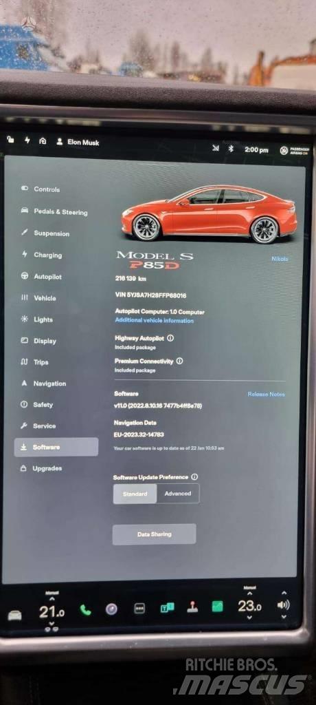 Tesla Model S P85D 汽车