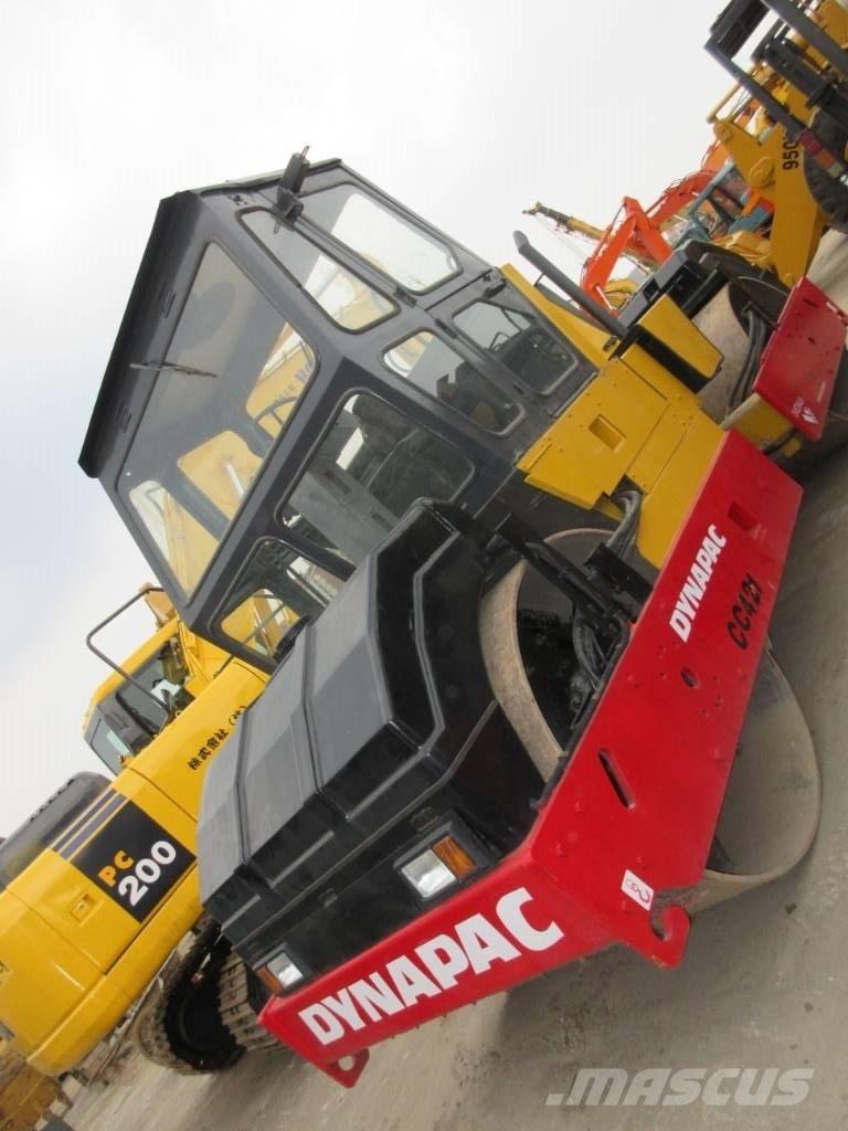Dynapac CC 421 双轮压路机