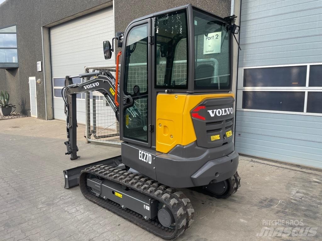 Volvo EC27D 小型挖掘机