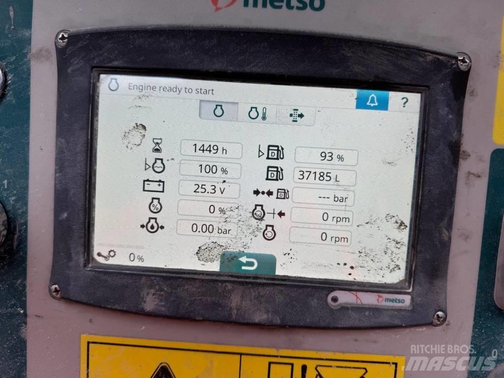 Metso LT300HP 移动式破碎机