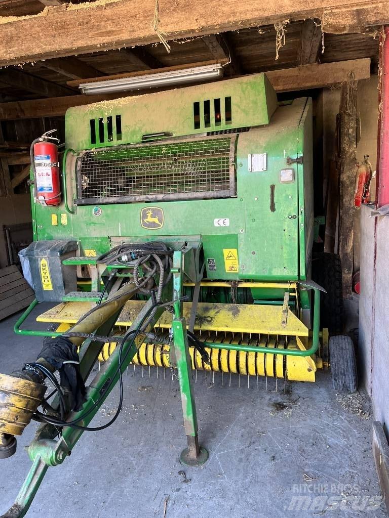 John Deere 578 圆捆打捆机
