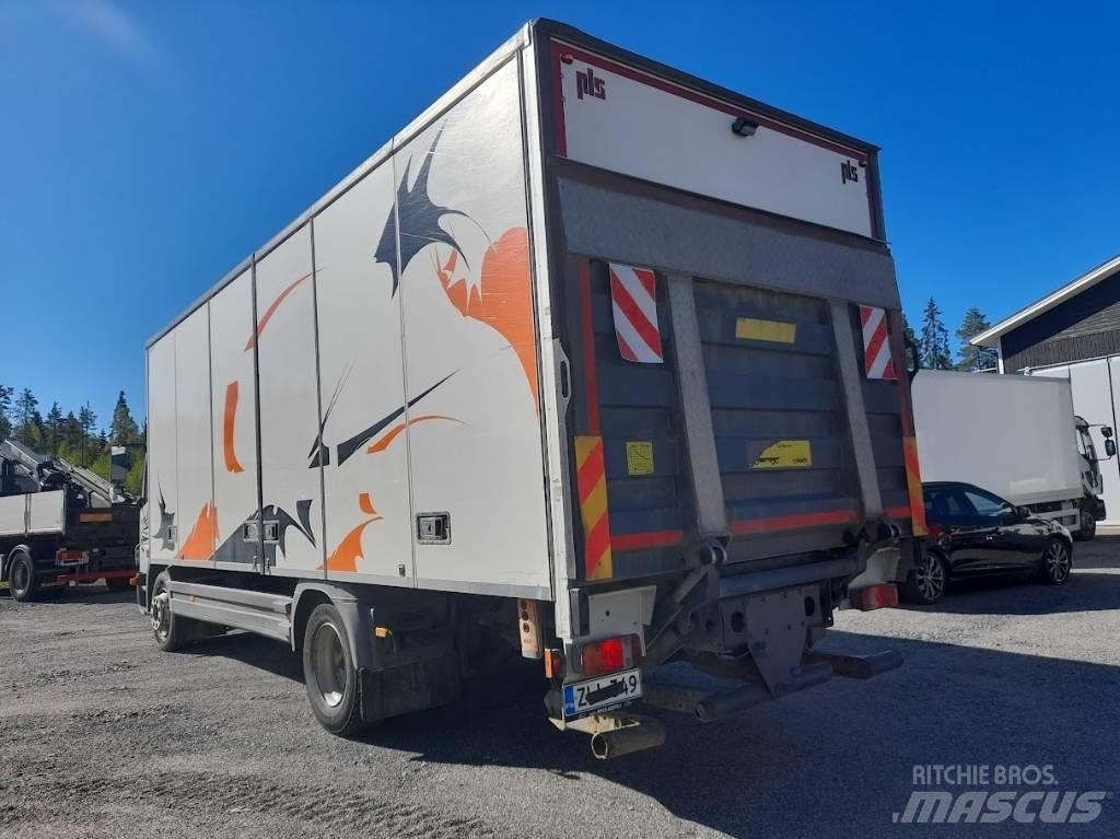 Mercedes-Benz Atego 厢式货车