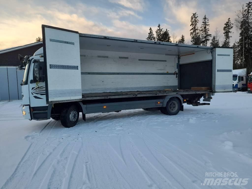 Mercedes-Benz Atego 厢式货车