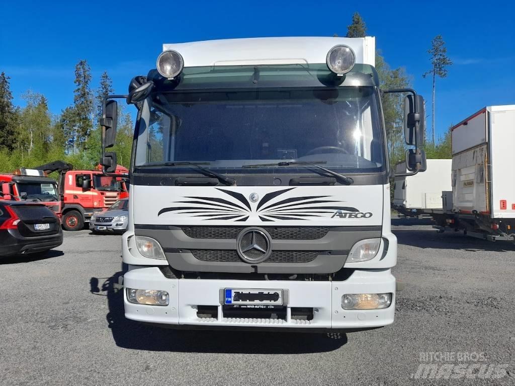 Mercedes-Benz Atego 厢式货车