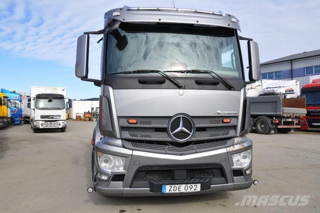 Mercedes-Benz 2535 垃圾车